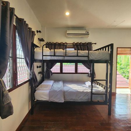 Blue Moon House - A Budget Hostel For Easy Travellers Чиангмай Екстериор снимка