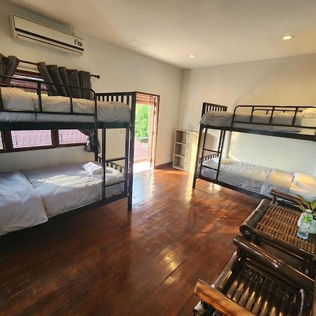 Blue Moon House - A Budget Hostel For Easy Travellers Чиангмай Екстериор снимка