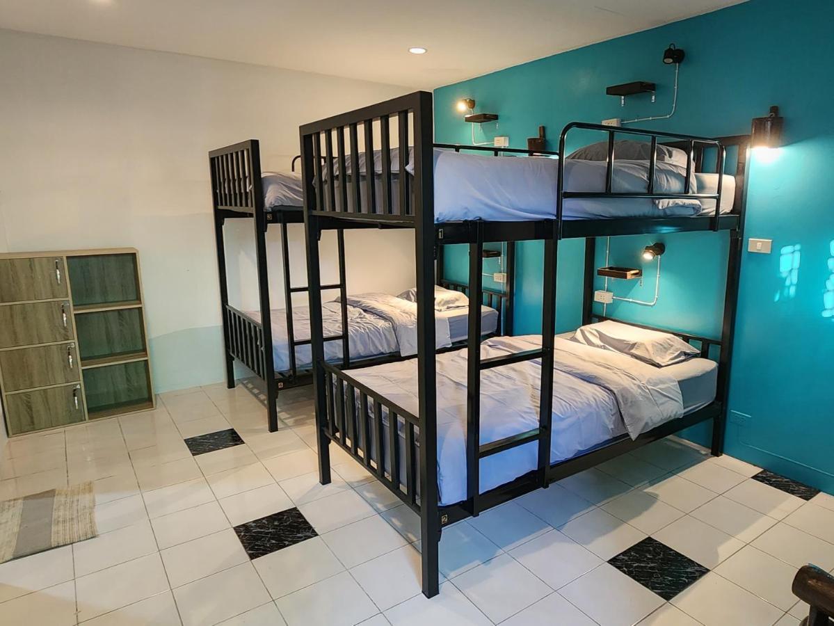 Blue Moon House - A Budget Hostel For Easy Travellers Чиангмай Екстериор снимка