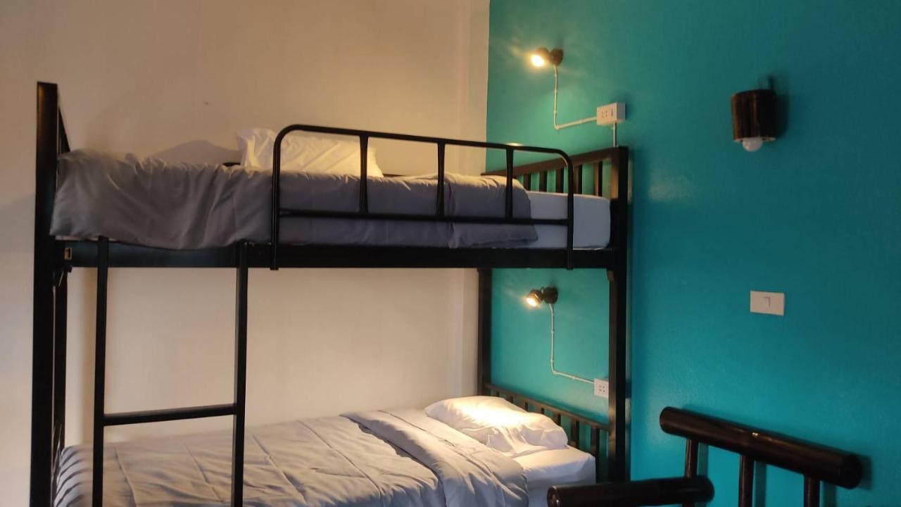 Blue Moon House - A Budget Hostel For Easy Travellers Чиангмай Екстериор снимка