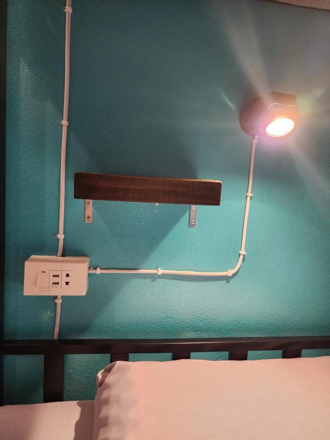 Blue Moon House - A Budget Hostel For Easy Travellers Чиангмай Екстериор снимка