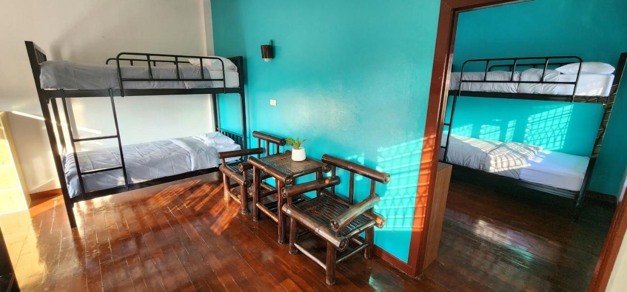 Blue Moon House - A Budget Hostel For Easy Travellers Чиангмай Екстериор снимка