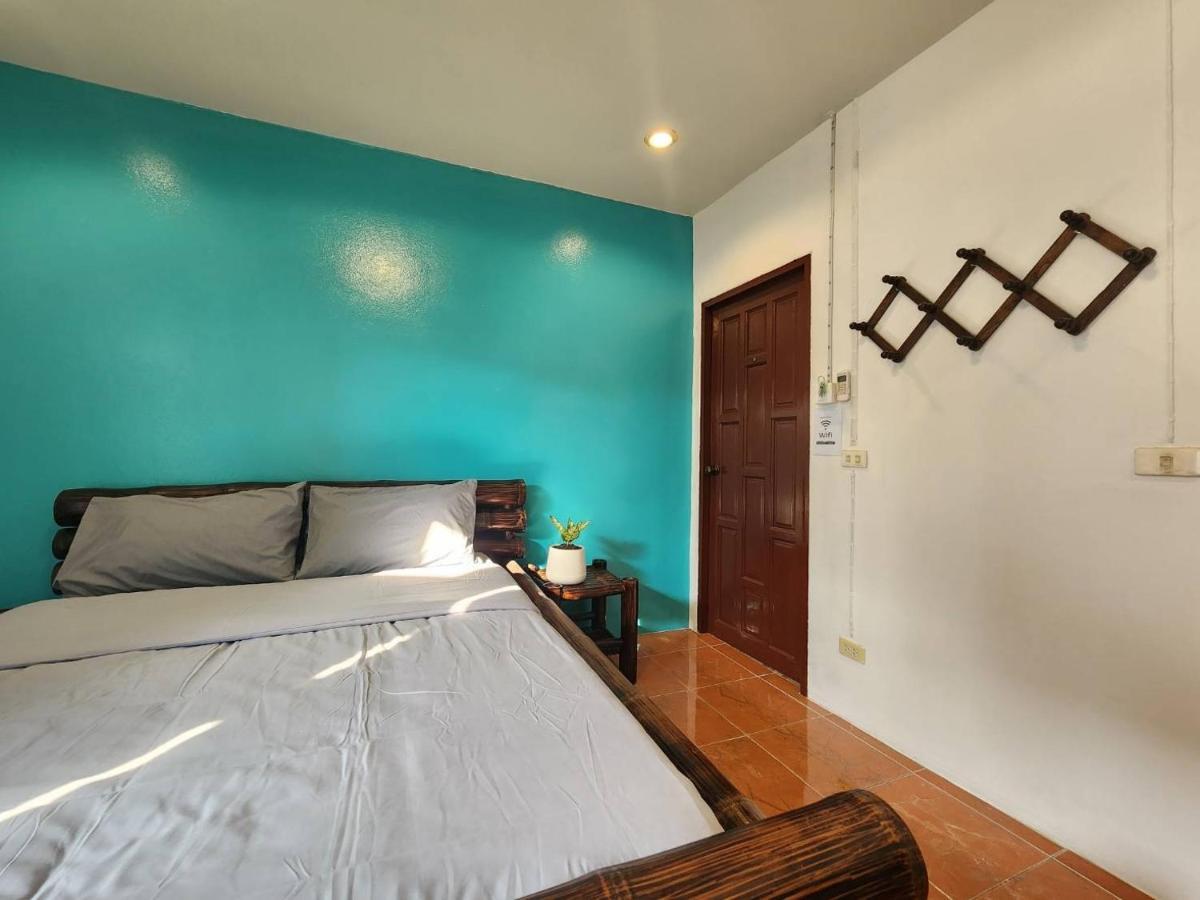 Blue Moon House - A Budget Hostel For Easy Travellers Чиангмай Екстериор снимка