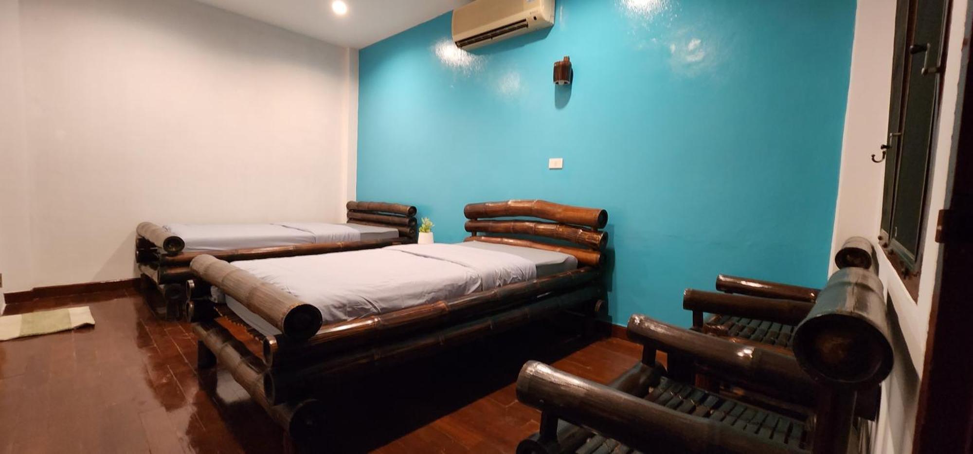 Blue Moon House - A Budget Hostel For Easy Travellers Чиангмай Стая снимка