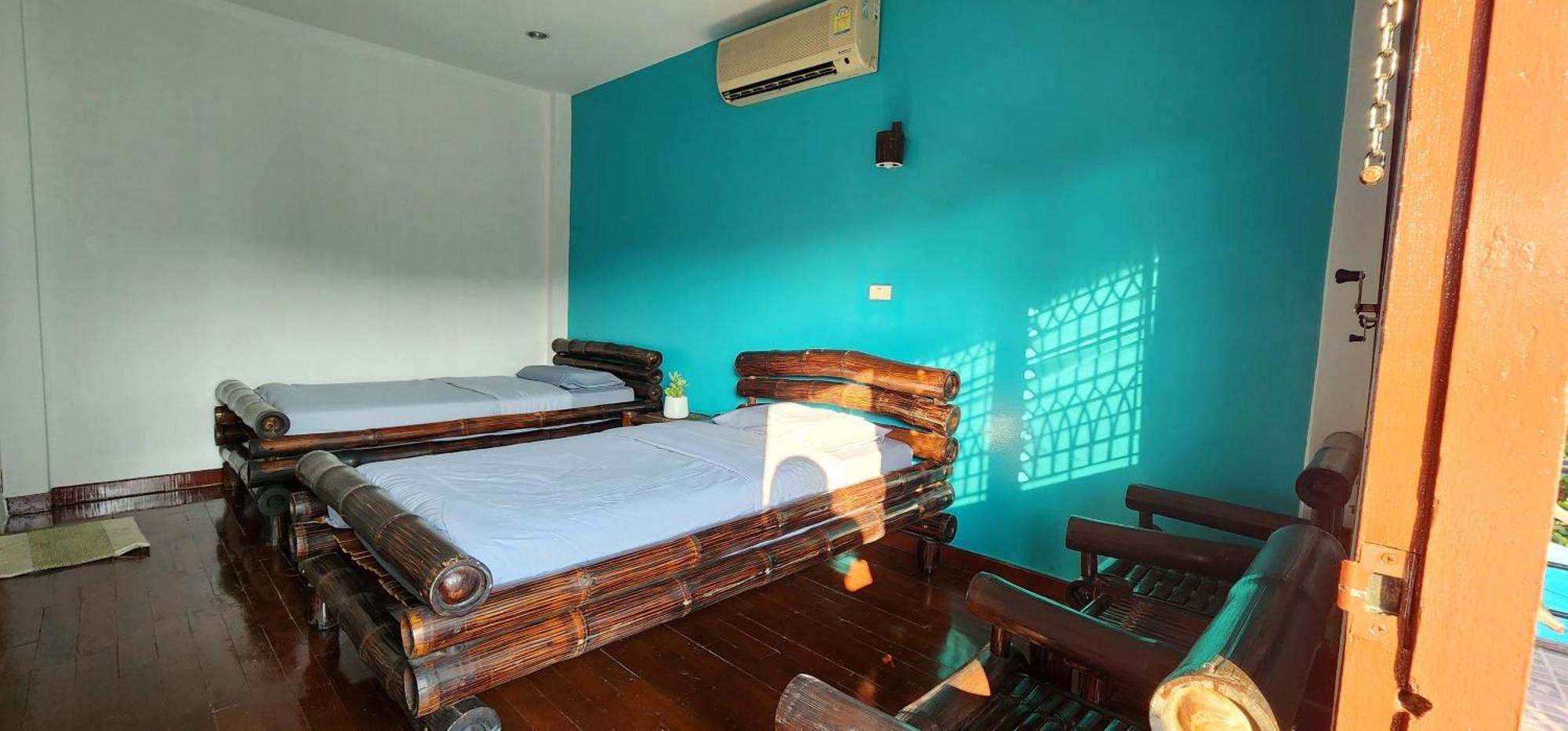 Blue Moon House - A Budget Hostel For Easy Travellers Чиангмай Стая снимка