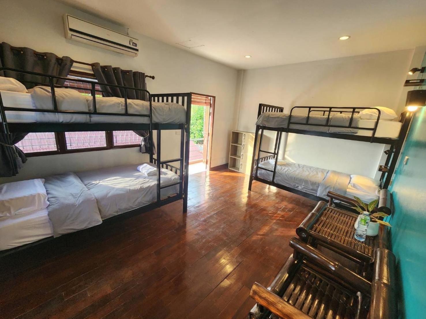 Blue Moon House - A Budget Hostel For Easy Travellers Чиангмай Екстериор снимка